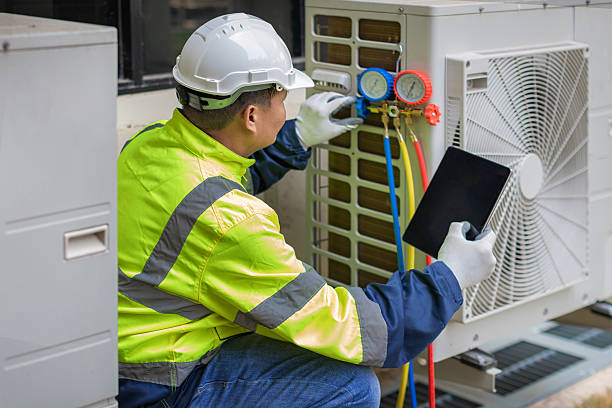 Professional Hvac Installation technician working in Plano, IL